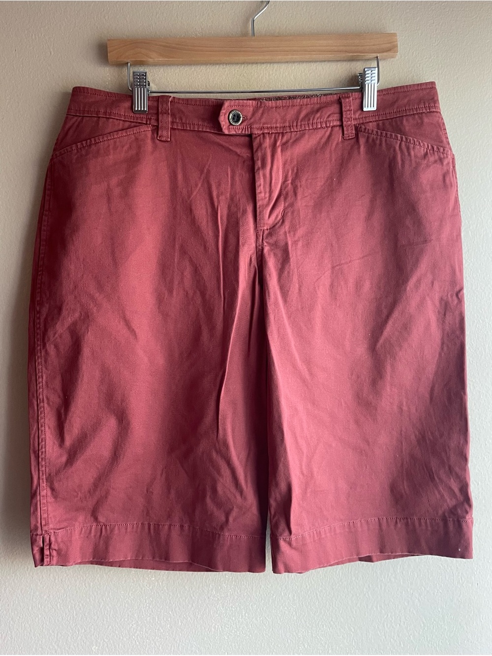 Sonoma Life + Style Women Pink Bermuda Shorts Size 14 Stretch Pockets Mid Rise
